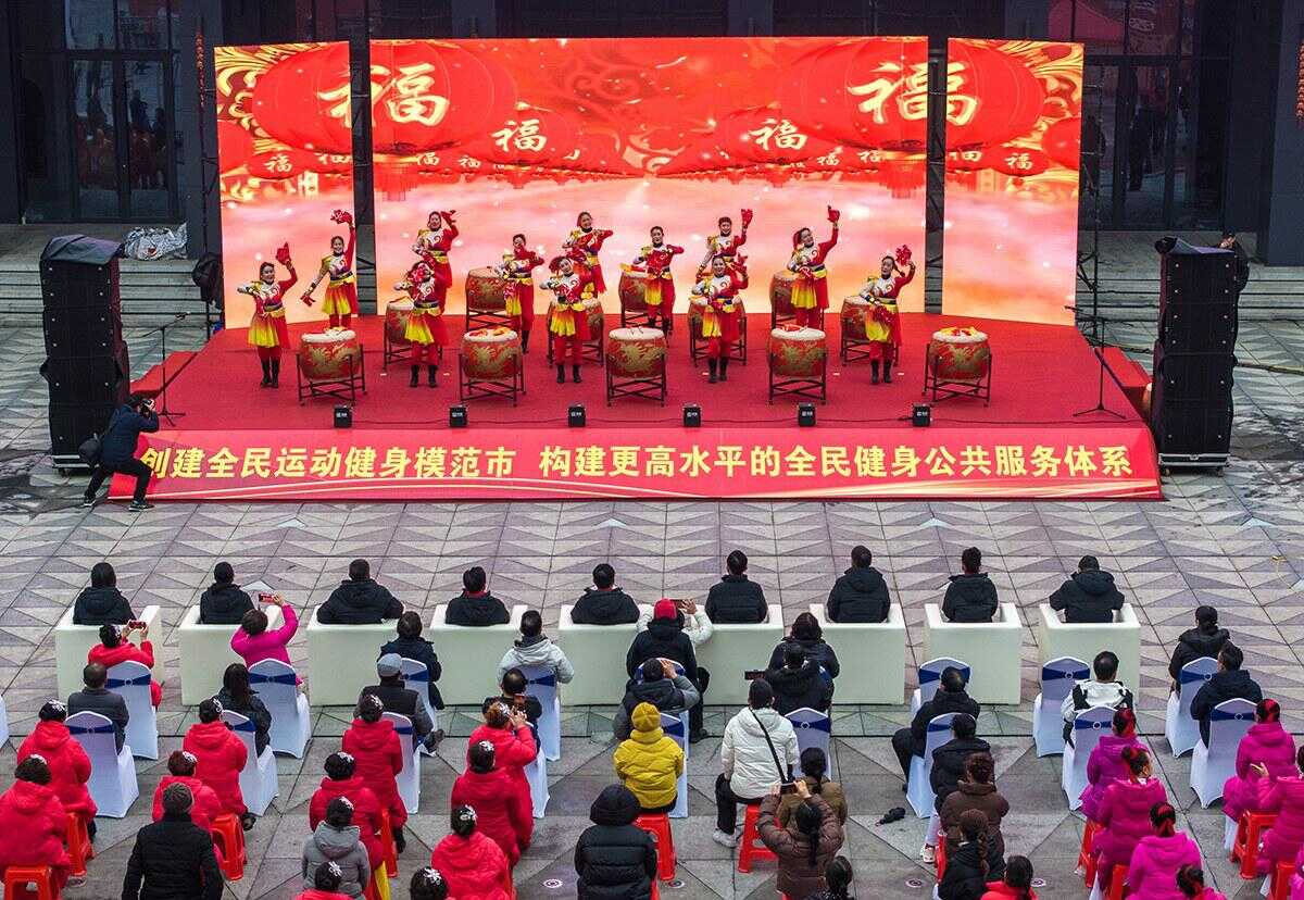 并强调了赢